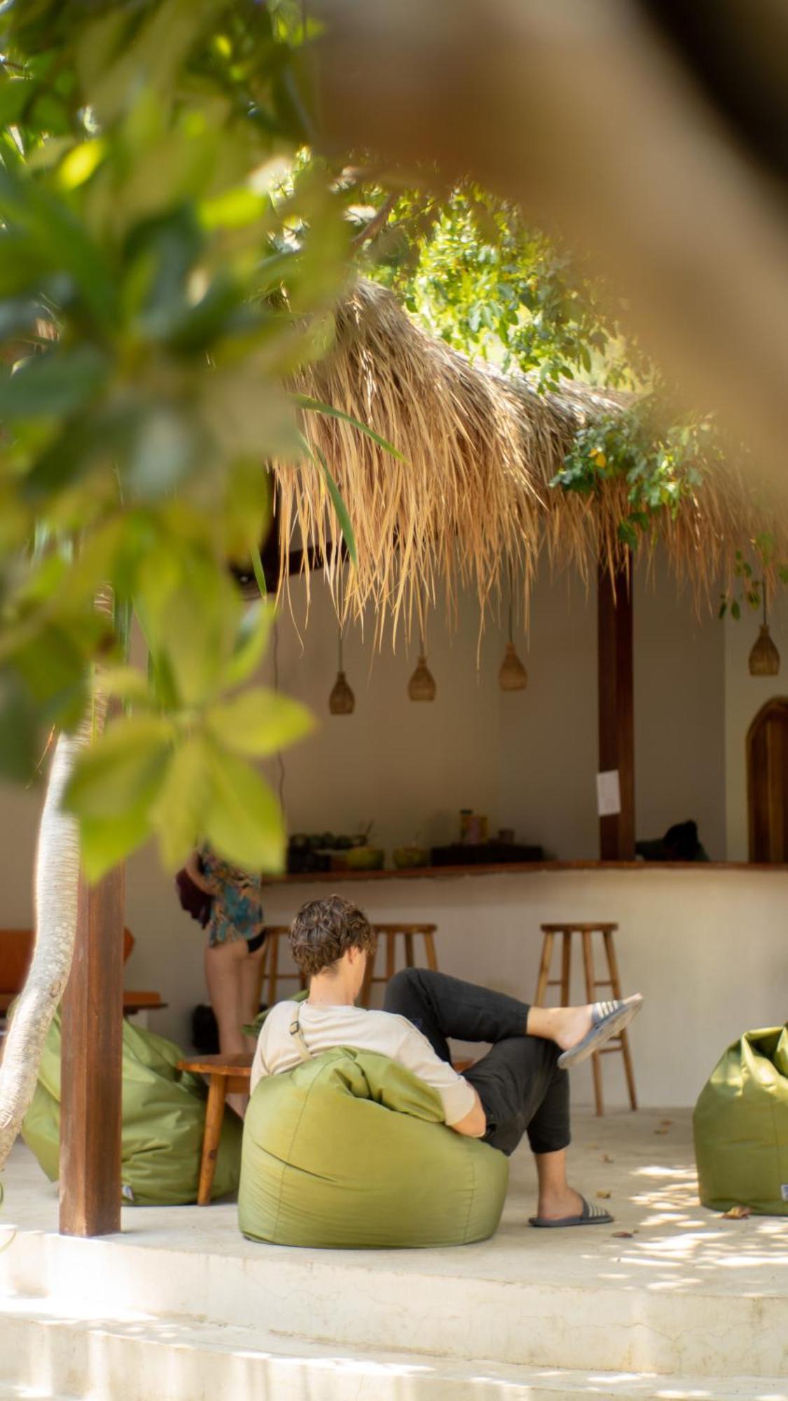 Lost Inn Kuta Capsule Hostel ภายนอก รูปภาพ