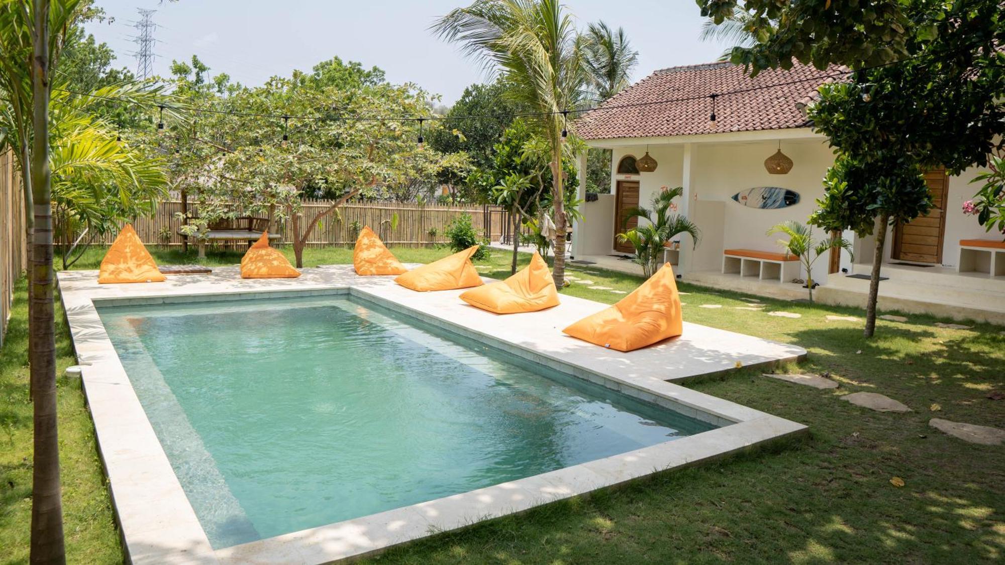 Lost Inn Kuta Capsule Hostel ภายนอก รูปภาพ