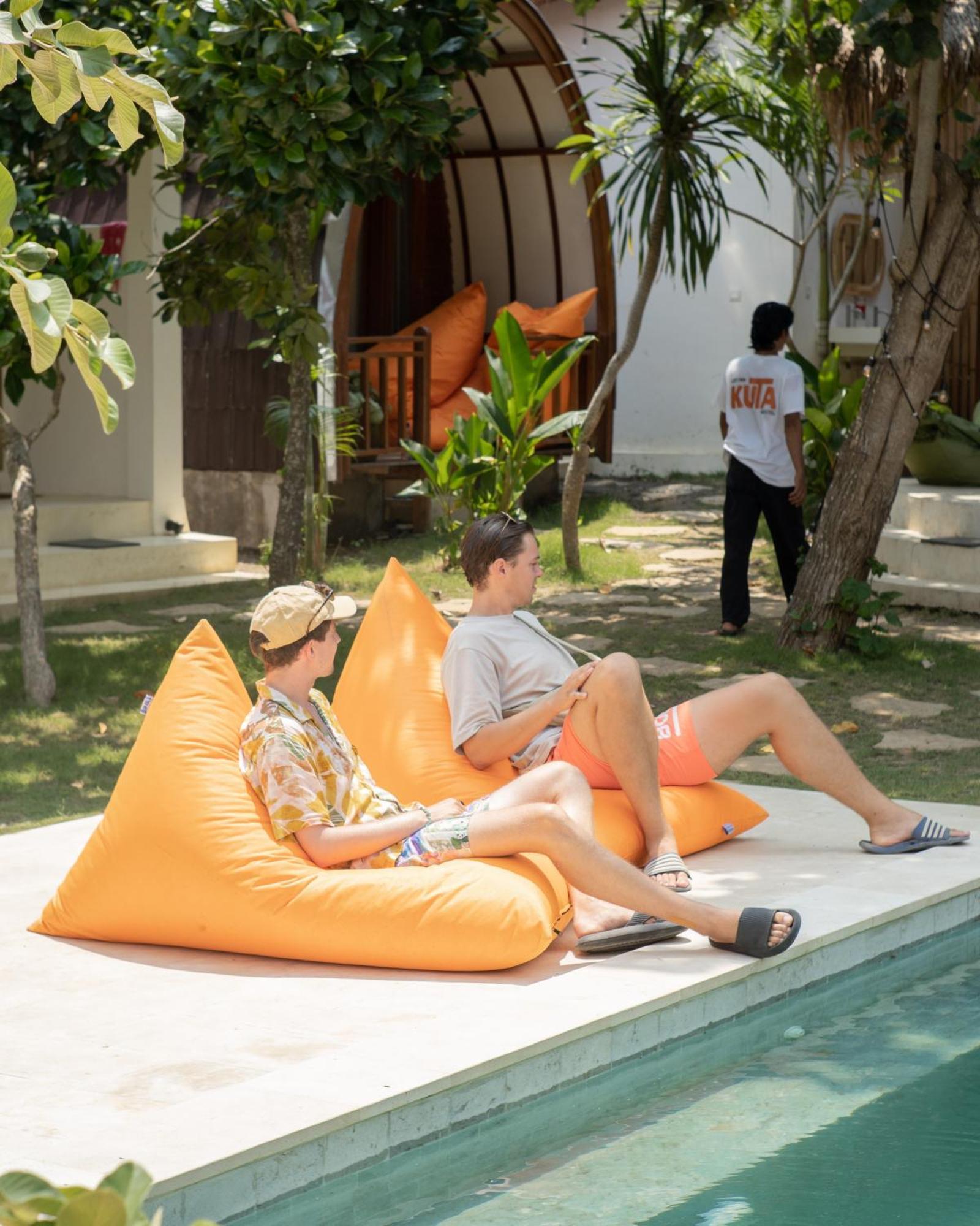 Lost Inn Kuta Capsule Hostel ภายนอก รูปภาพ