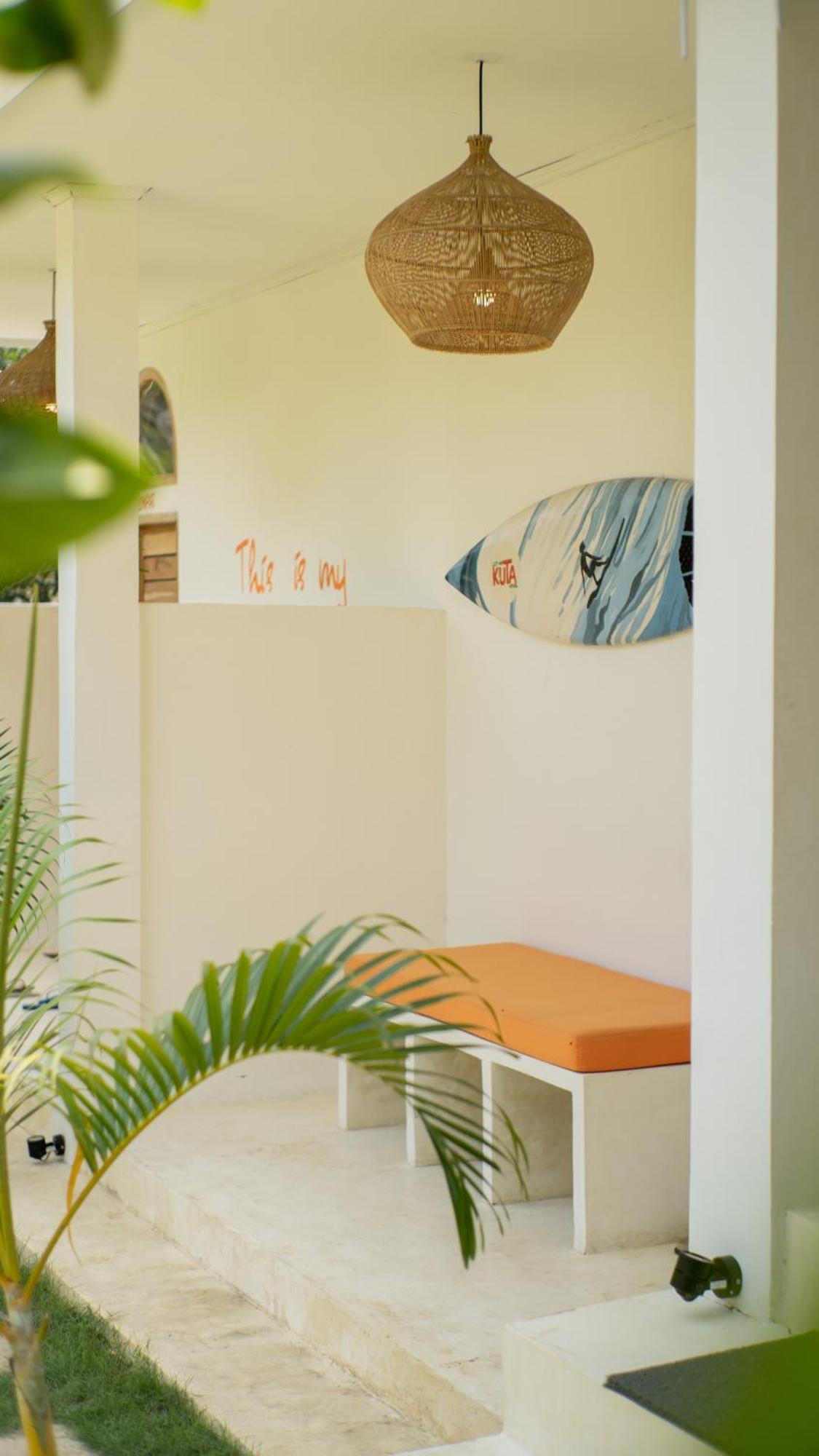 Lost Inn Kuta Capsule Hostel ภายนอก รูปภาพ
