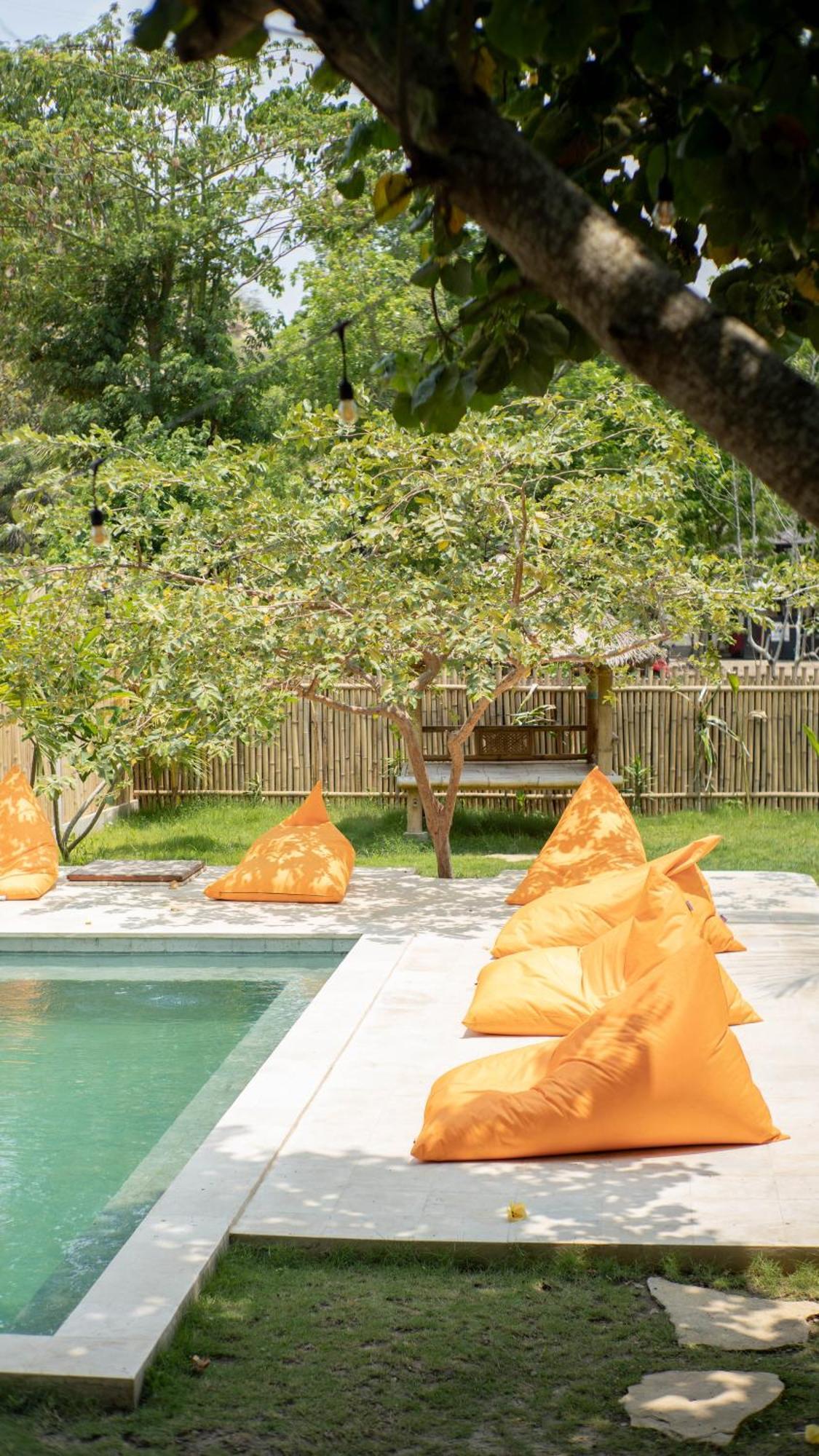 Lost Inn Kuta Capsule Hostel ภายนอก รูปภาพ