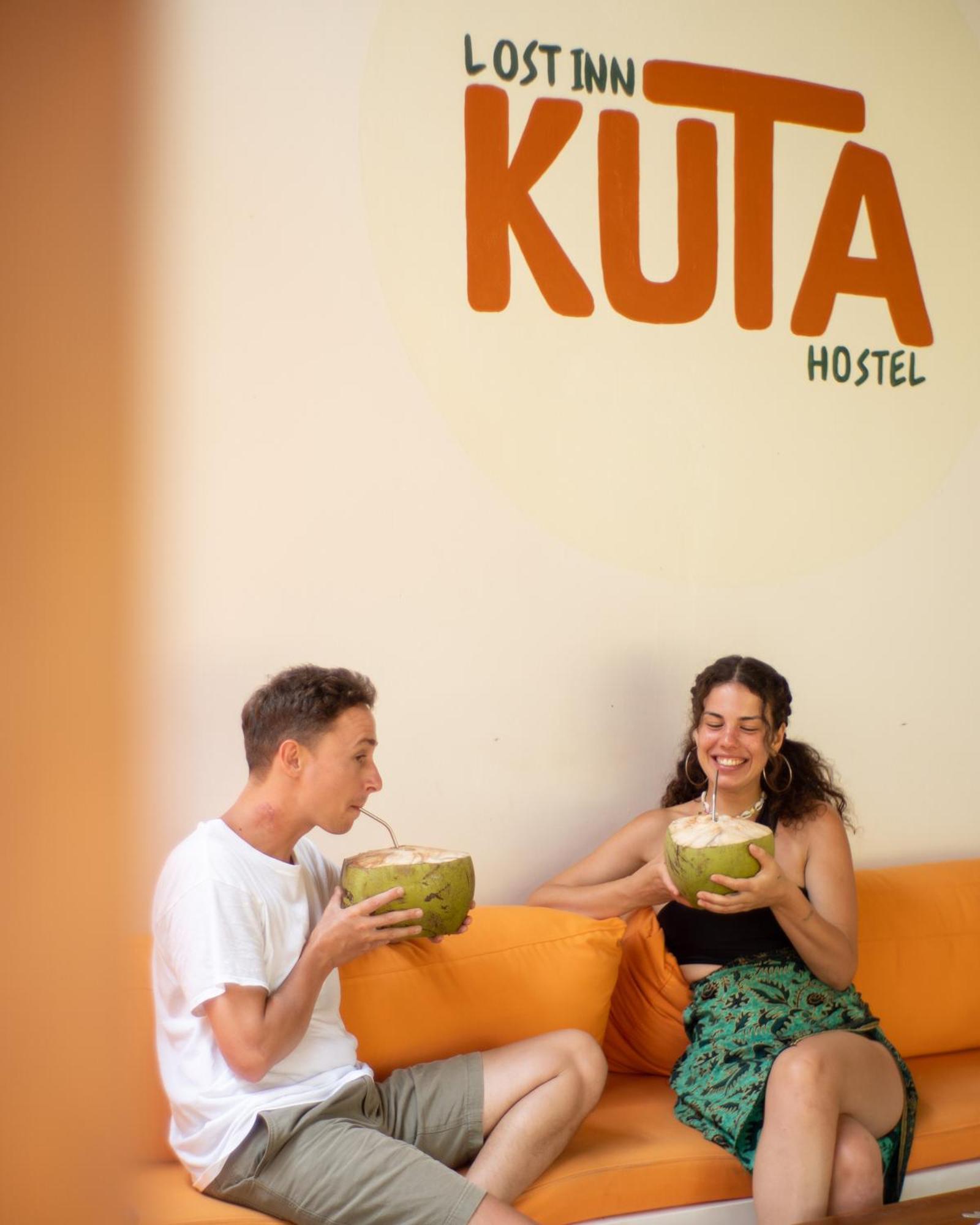 Lost Inn Kuta Capsule Hostel ภายนอก รูปภาพ